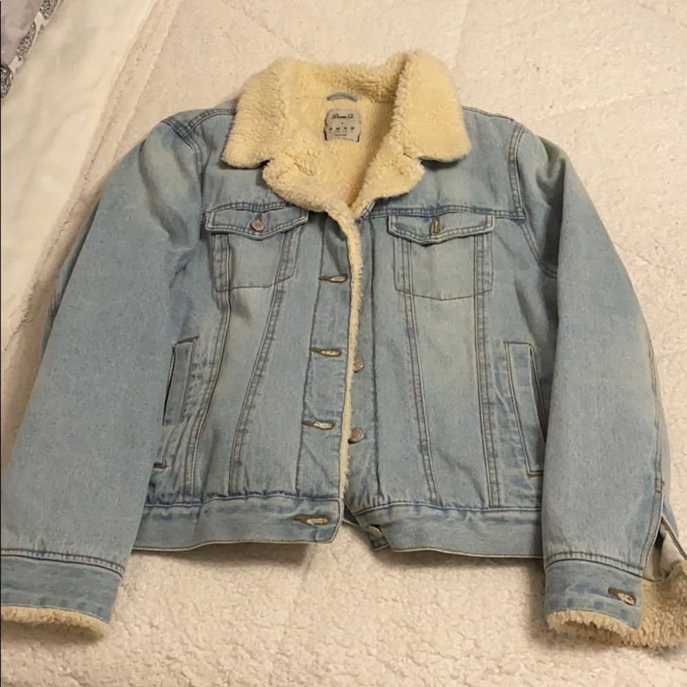 Women’s Sherpa lined Jean jacket size 14 !